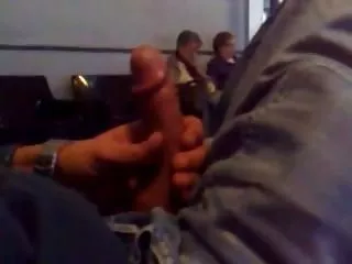 Porno Gay en ligne la vidéo de sperme avant que ces deux fils à maman salle d'attente