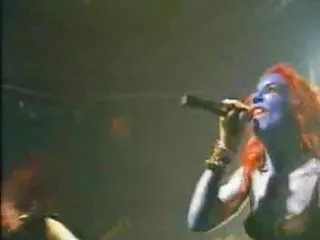 - poing durante il concerto à amsterdam interdit de vidéos porno rousse femmes