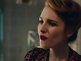 Joséphine de la baume - kiss of the damned " gros seins célébrité