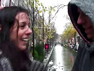 Fat porno réel skanky pute suce sur le tourisme d'amsterdam