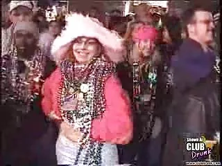 Porno inceste seins, clignotant mardi gras de la pornographie dans le bureau