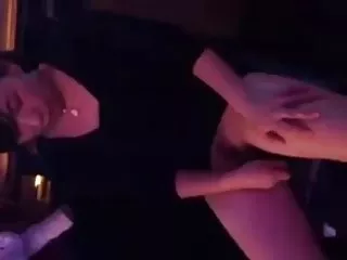 Regarder du porno sexe avec maman khmer pute drôle de chatte filles dans la salle de bain porno photos